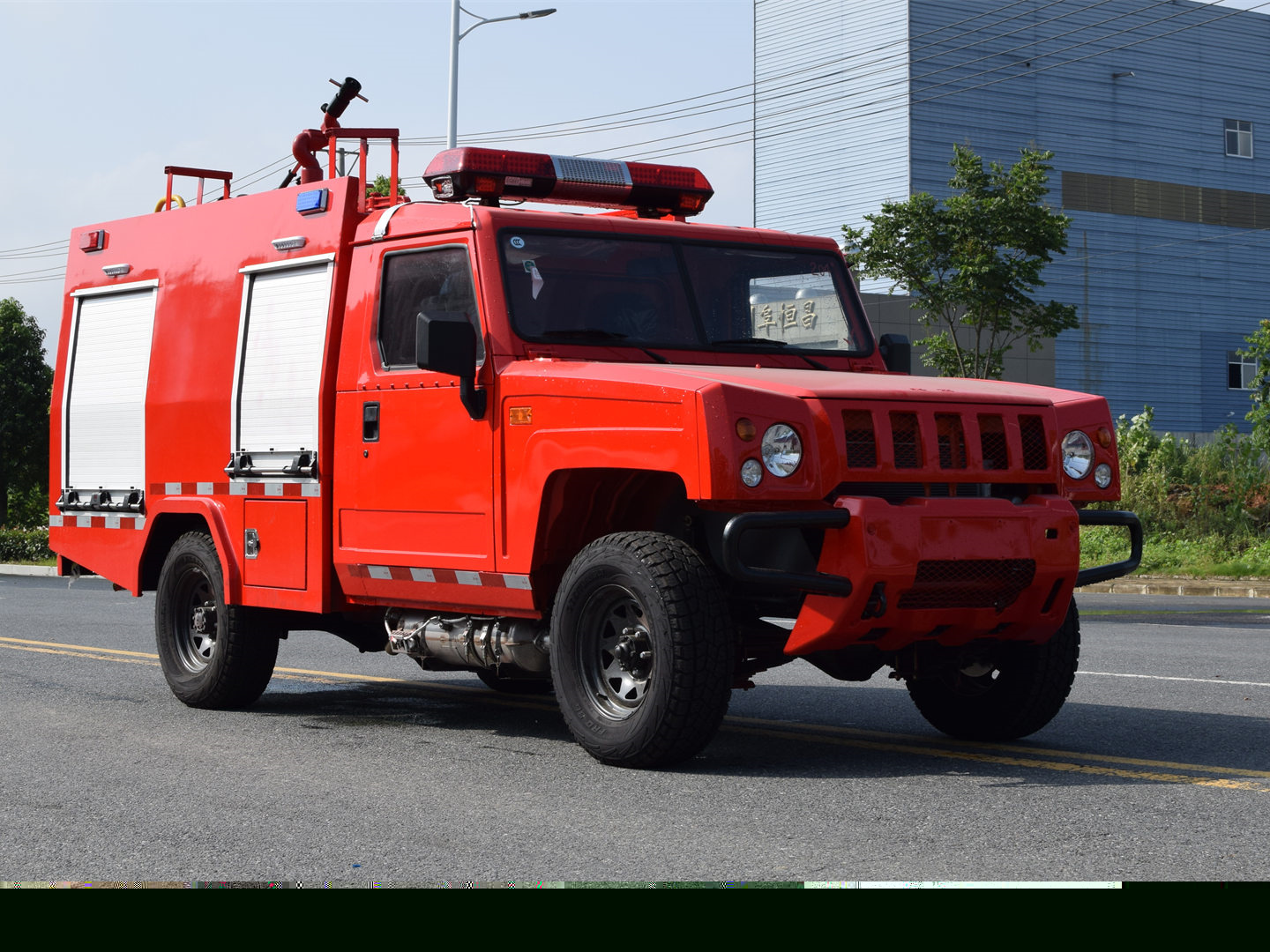 四驅1噸水罐消防車