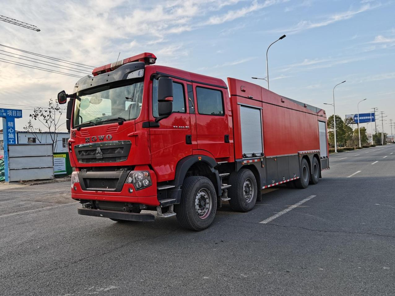 重汽18噸水罐消防車