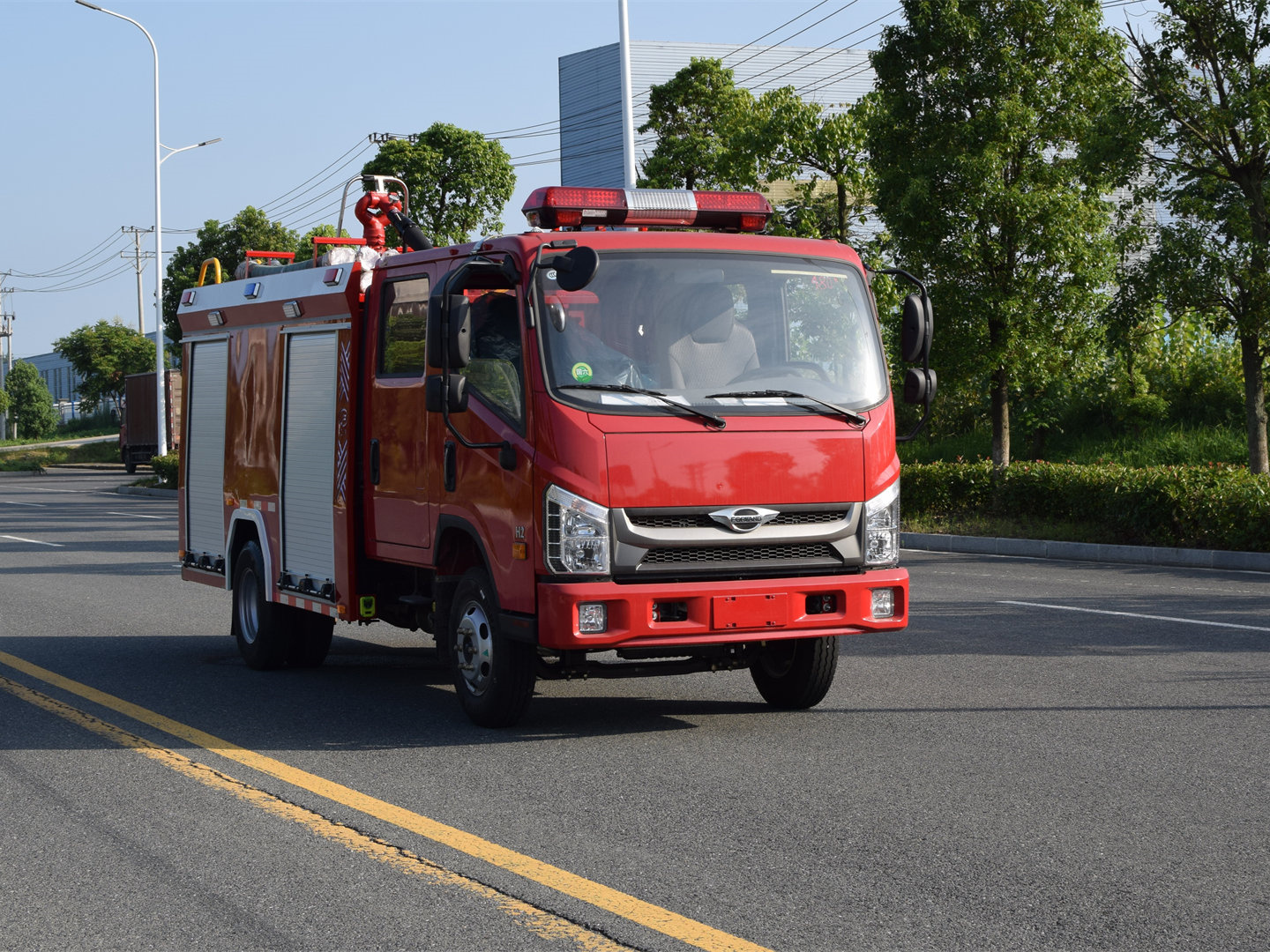 2噸福田領(lǐng)航泡沫消防車