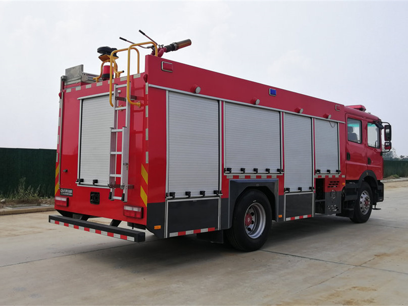 7噸東風泡沫消防車