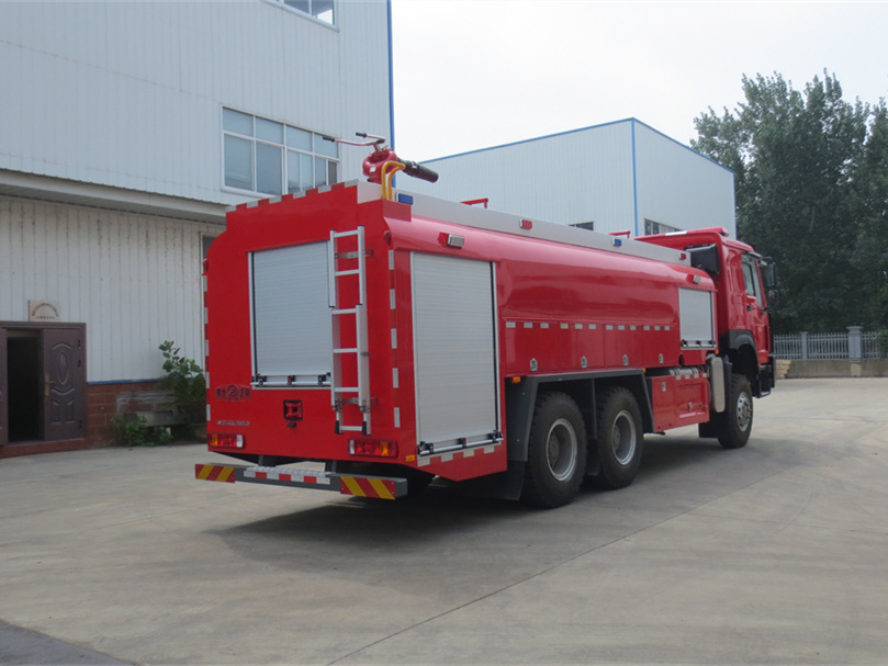 9噸四驅(qū)后雙橋泡沫消防車(chē)