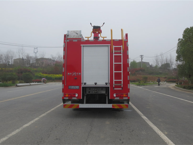 7噸干粉水聯用消防車