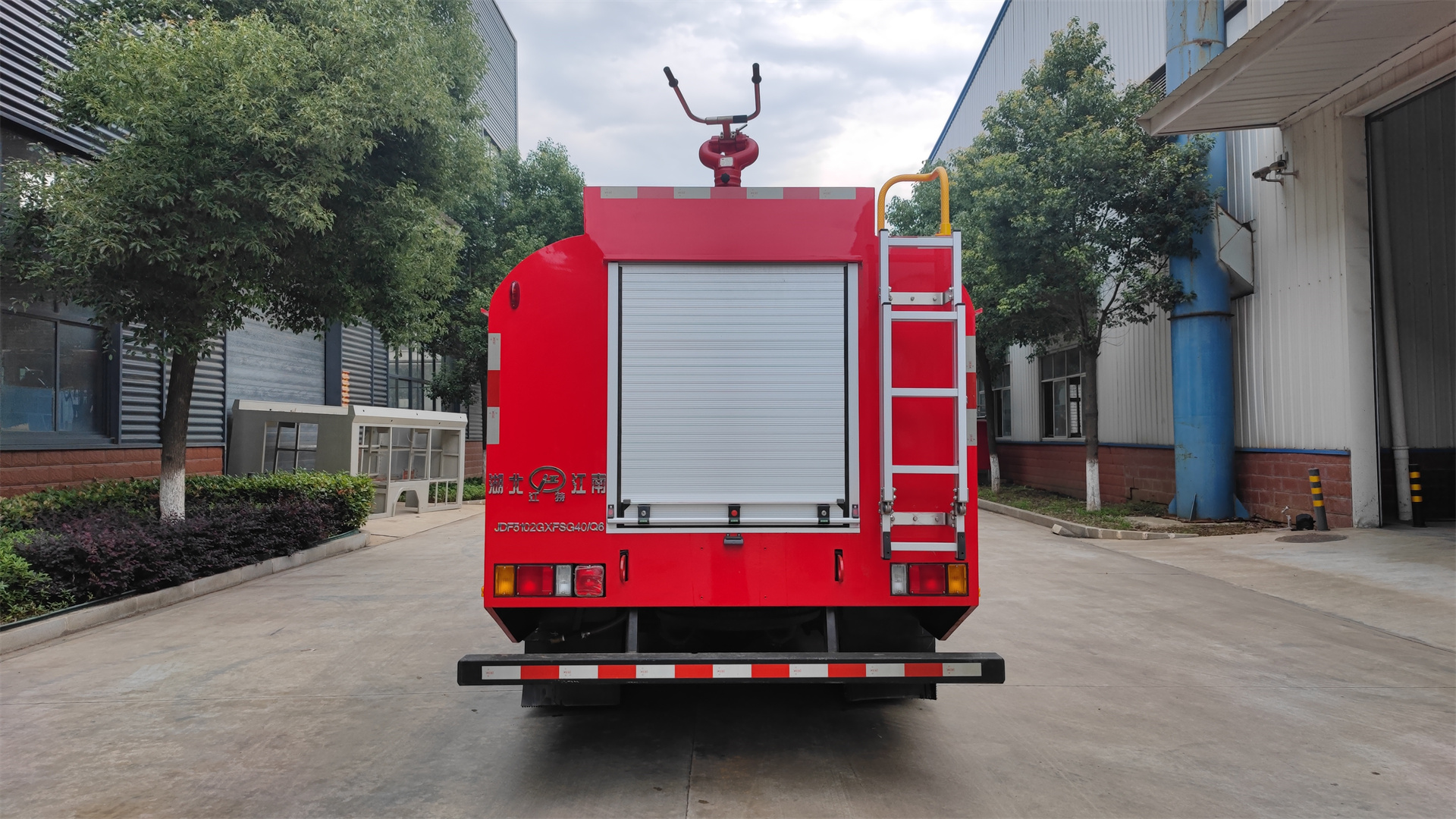 森林四驅(qū)慶鈴單排4.6噸供水車(chē)